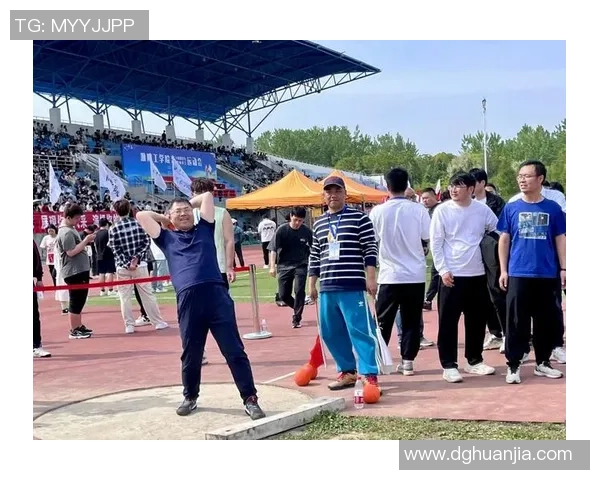 球星展现高超控球技巧足球垫球表演诠释运动之美与竞技精神